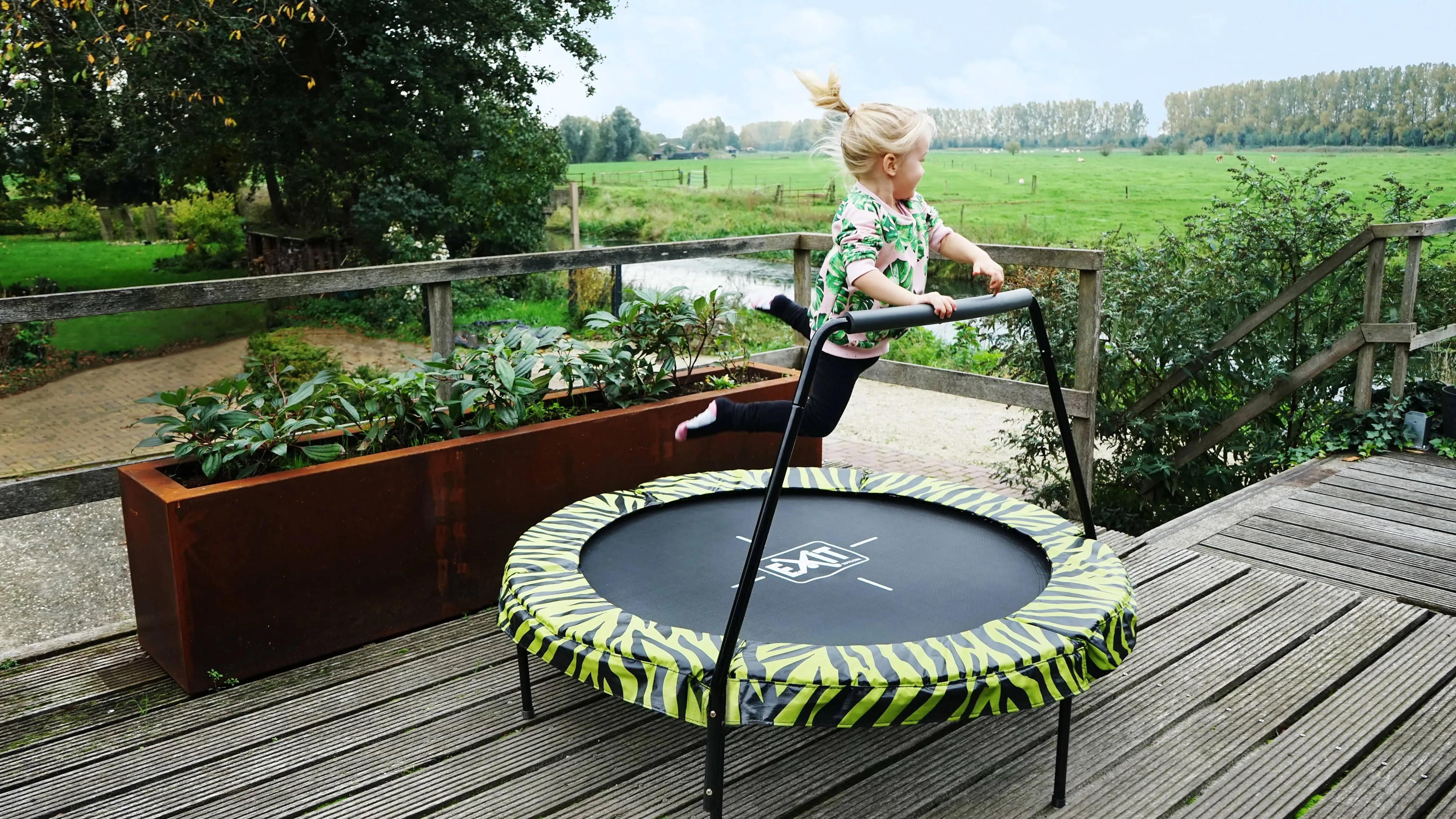 Exit Tiggy Junior Trampoline With Bar Ø140cm Black- Grey/Green